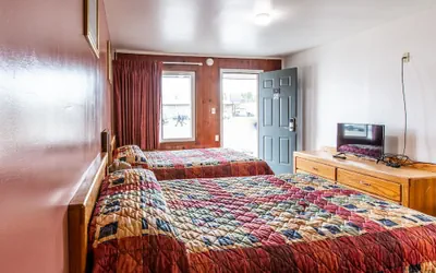 Photo 3 - Autzen Inn
