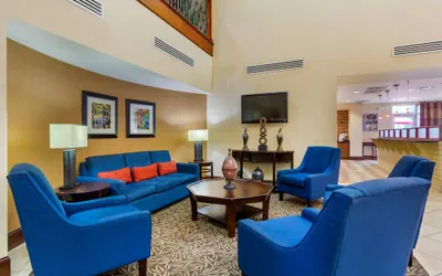 Photo 5 - Comfort Suites Charleston West Ashley