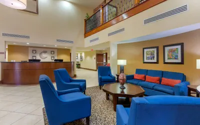 Photo 4 - Comfort Suites Charleston West Ashley