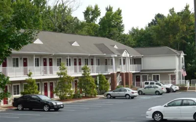 Photo 2 - Affordable Suites Salisbury