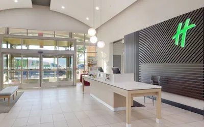 Photo 2 - Holiday Inn Hotel & Suites PHOENIX AIRPORT by IHG