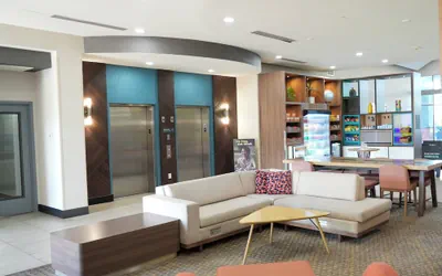 Photo 5 - Holiday Inn Hotel & Suites PHOENIX AIRPORT by IHG