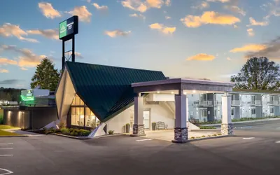 Photo 2 - Wingate by Wyndham Geneva at SPIRE Academy