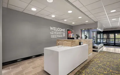 Photo 4 - Hampton Inn Birmingham Leeds