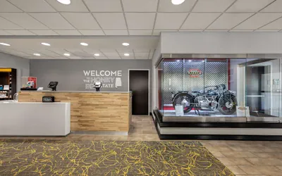 Photo 3 - Hampton Inn Birmingham Leeds