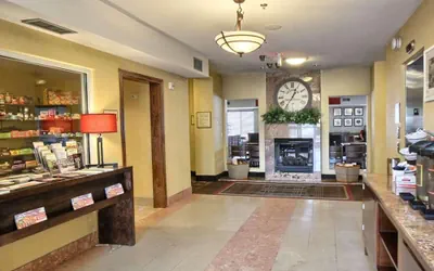 Photo 4 - Country Inn & Suites by Radisson, Dearborn, MI