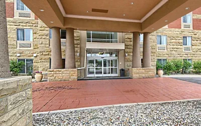 Photo 2 - Country Inn & Suites by Radisson, Dearborn, MI