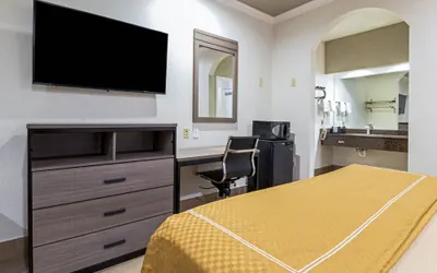 Photo 4 - Scottish Inn and Suites Extended Stay Baytown