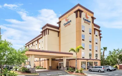 Photo 2 - Comfort Suites Orlando International Airport