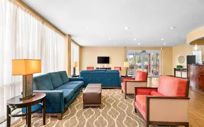 Photo 3 - Comfort Suites Orlando International Airport