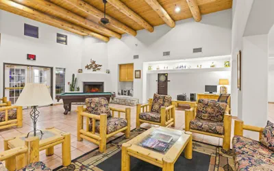 Photo 3 - Los Viajeros Inn