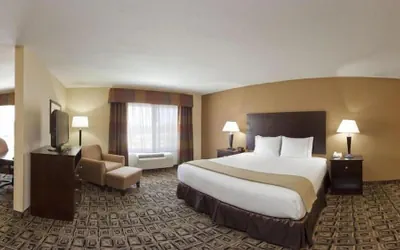 Photo 4 - Holiday Inn Express & Suites Zanesville North by IHG