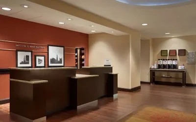 Photo 2 - Hampton Inn & Suites Hartford/East Hartford
