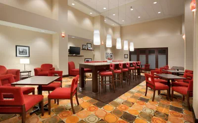 Photo 4 - Hampton Inn & Suites Hartford/East Hartford