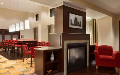 Photo 3 - Hampton Inn & Suites Hartford/East Hartford