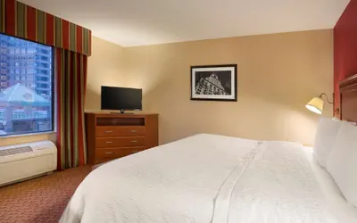 Photo 5 - Hampton Inn & Suites Hartford/East Hartford
