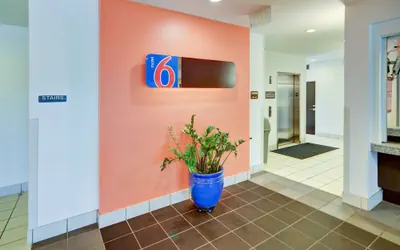 Photo 3 - Motel 6 Roanoke, TX - Northlake - Speedway