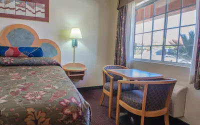 Photo 5 - Economy Inn