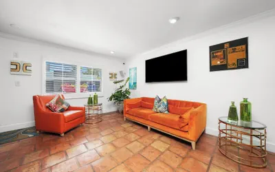 Photo 4 - Hollywood Beach Suites