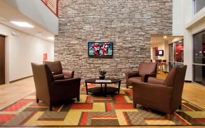 Photo 3 - Red Roof Inn & Suites Beaumont