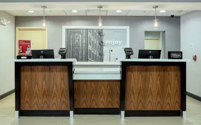 Photo 4 - Hampton Inn & Suites Parsippany/North