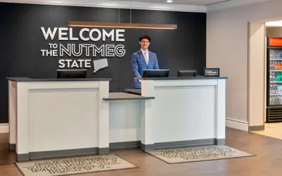Photo 5 - Hampton Inn & Suites Hartford/Farmington