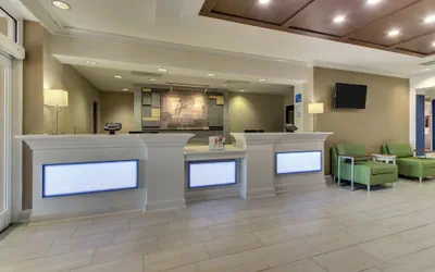 Holiday Inn Express & Suites Columbus – Fort Benning Maingate by IHG