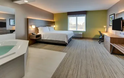 Photo 4 - Holiday Inn Express & Suites Columbus – Fort Benning Maingate by IHG