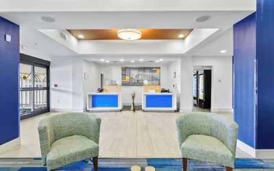 Photo 3 - Holiday Inn Express Hotel & Suites Mount Airy by IHG