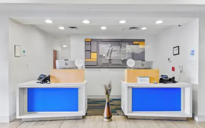 Photo 4 - Holiday Inn Express Hotel & Suites Mount Airy by IHG