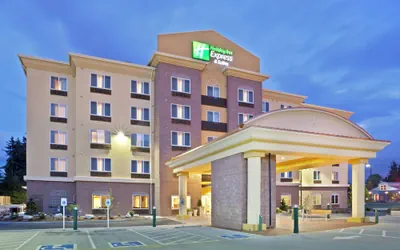 Photo 2 - Holiday Inn Express & Suites Seattle North - Lynnwood by IHG