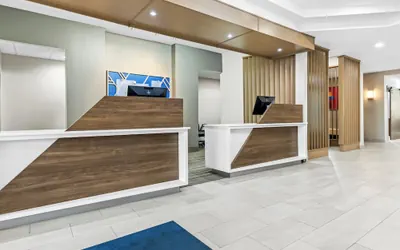 Photo 3 - Holiday Inn Express Hotel & Suites FLORENCE NORTHEAST by IHG