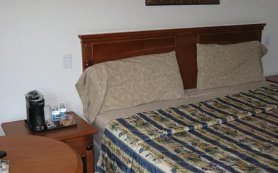 Photo 2 - Walls Motel Long Beach