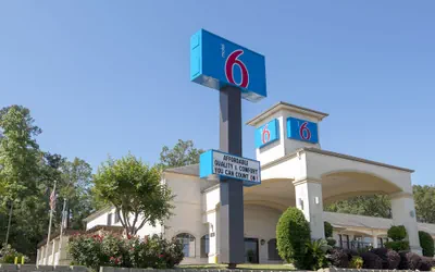 Photo 2 - Motel 6 Tyler, TX