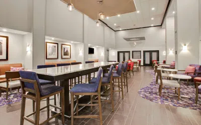 Photo 4 - Hampton Inn & Suites Flint/Grand Blanc