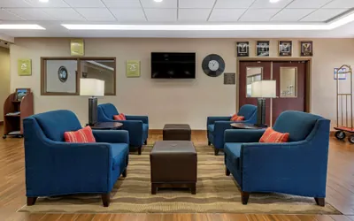 Photo 5 - Comfort Inn & Suites Farmington - Victor