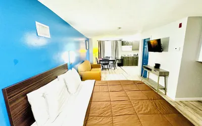 Photo 5 - Blue Spruce Motel & Townhouses
