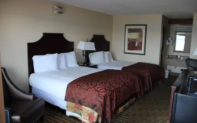 Photo 3 - Economy Inn
