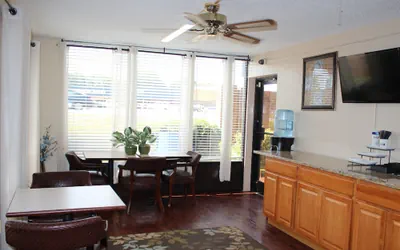 Photo 2 - Economy Inn