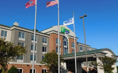 Photo 2 - Holiday Inn Express & Suites Millington by IHG
