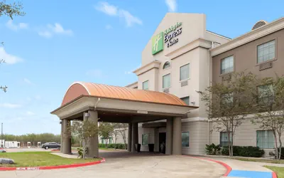 Holiday Inn Express & Suites Kingsville by IHG