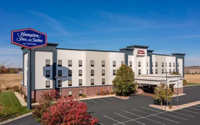 Photo 2 - Hampton Inn & Suites Muncie