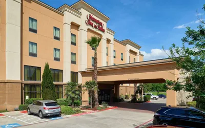 Photo 2 - Hampton Inn & Suites Austin South/Buda