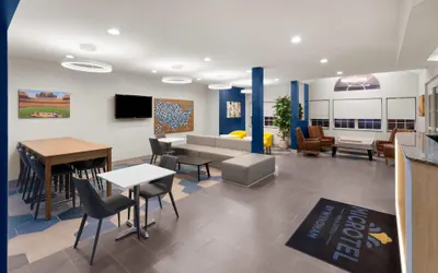 Photo 3 - Microtel Inn & Suites by Wyndham Baton Rouge Airport