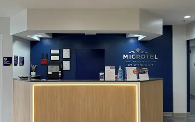 Photo 5 - Microtel Inn & Suites by Wyndham Baton Rouge Airport