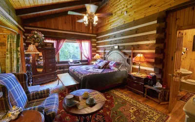 Photo 2 - Creekwalk Inn and Cabins