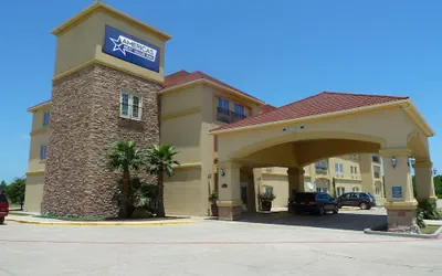Photo 2 - Americas Best Value Inn & Suites Gun Barrel City