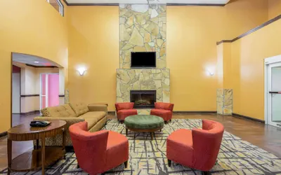 Photo 5 - La Quinta Inn & Suites by Wyndham Eastland