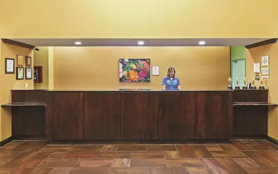 Photo 3 - La Quinta Inn & Suites by Wyndham Eastland