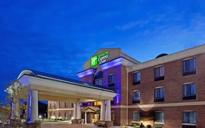 Photo 2 - Holiday Inn Express & Suites Chesterfield by IHG